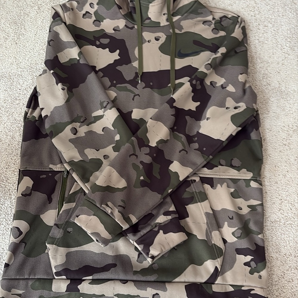Nike therma fit camouflage hoodie. Size medium. - Picture 3 of 5